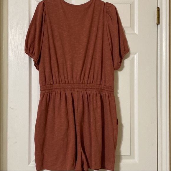 Rust Romper with Puff Sleeves and Pockets - Picture 4 of 8